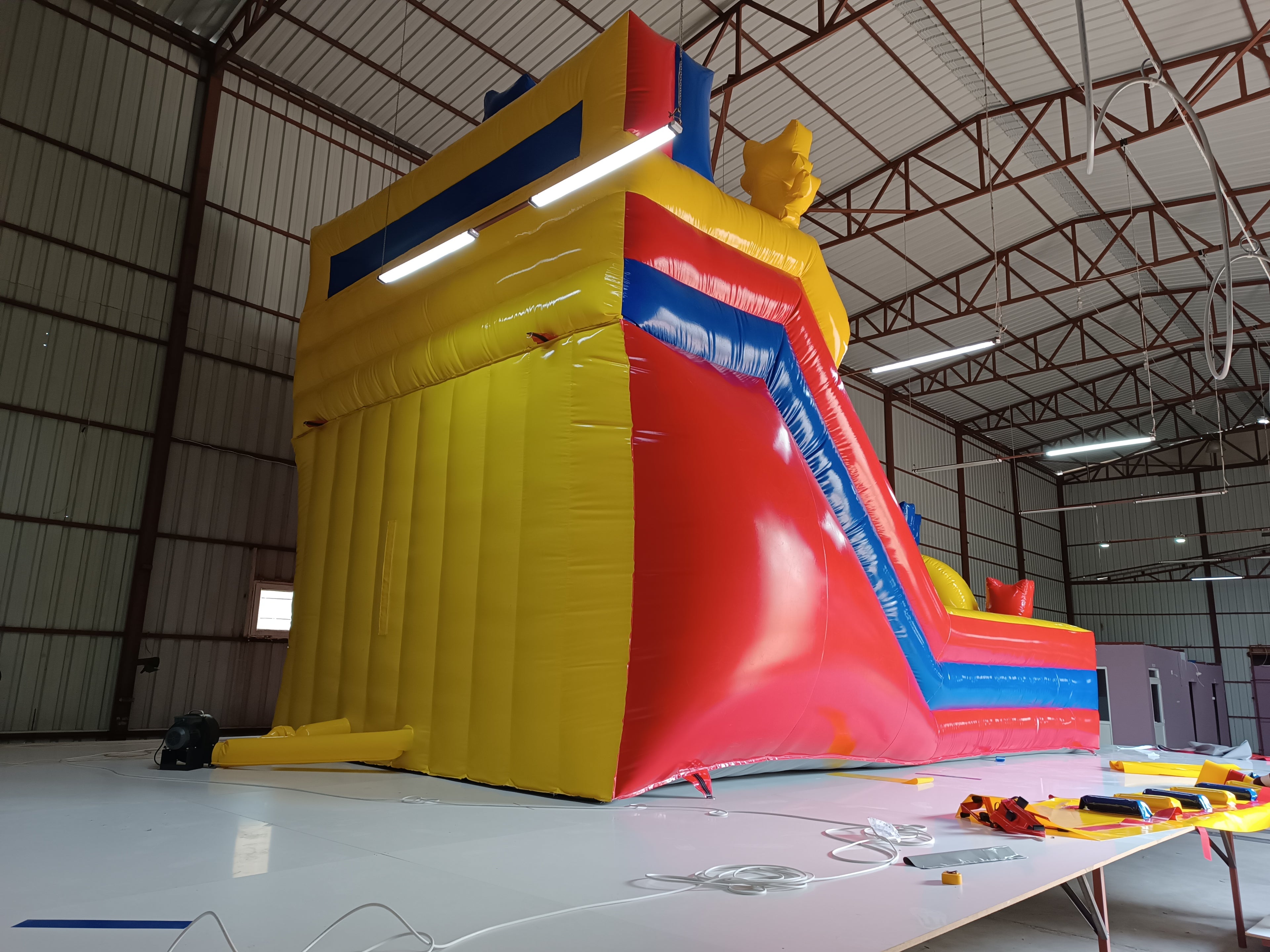 Kedi Temalı Şişme Kaydırak