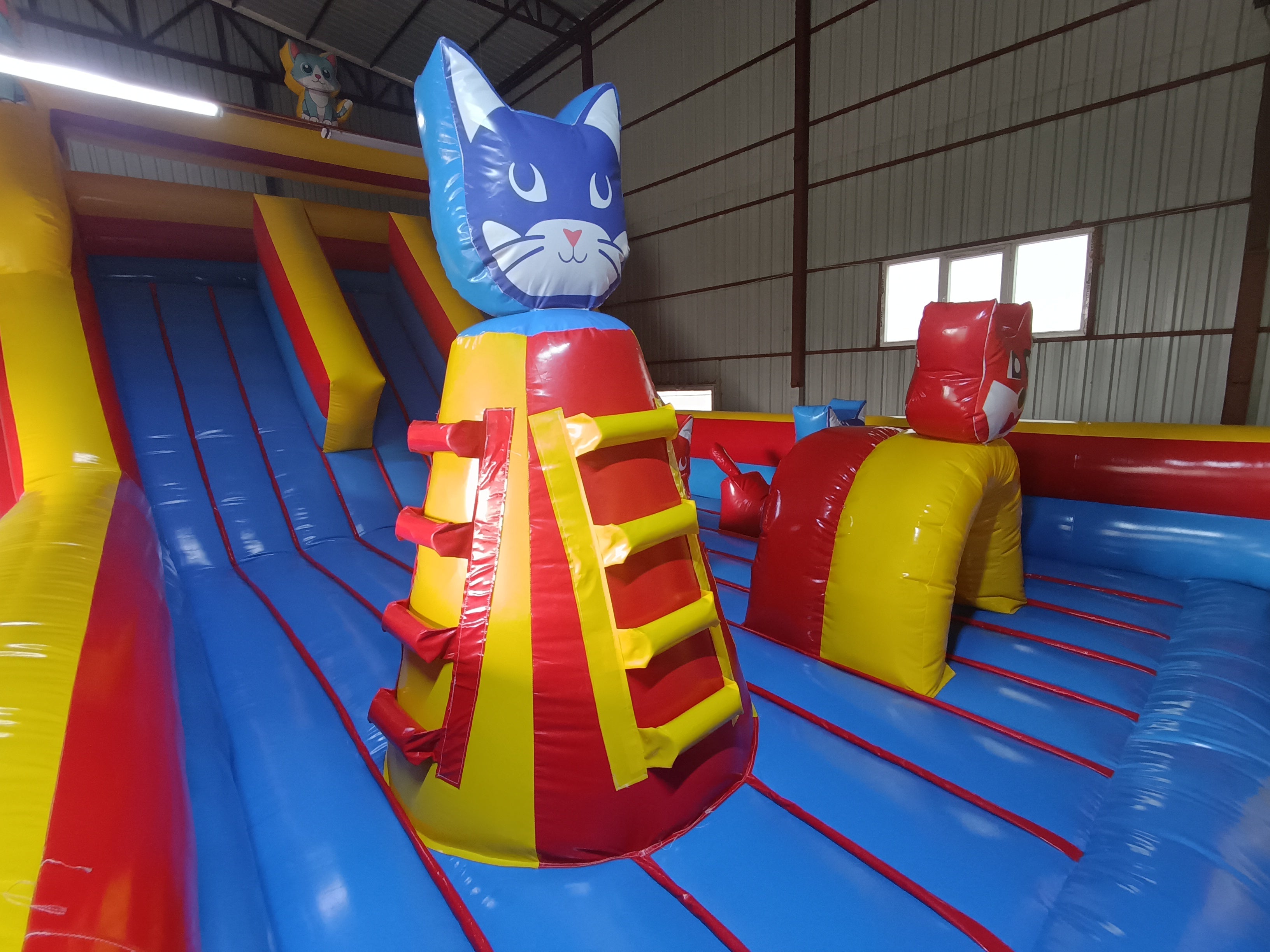 Kedi Temalı Şişme Kaydırak