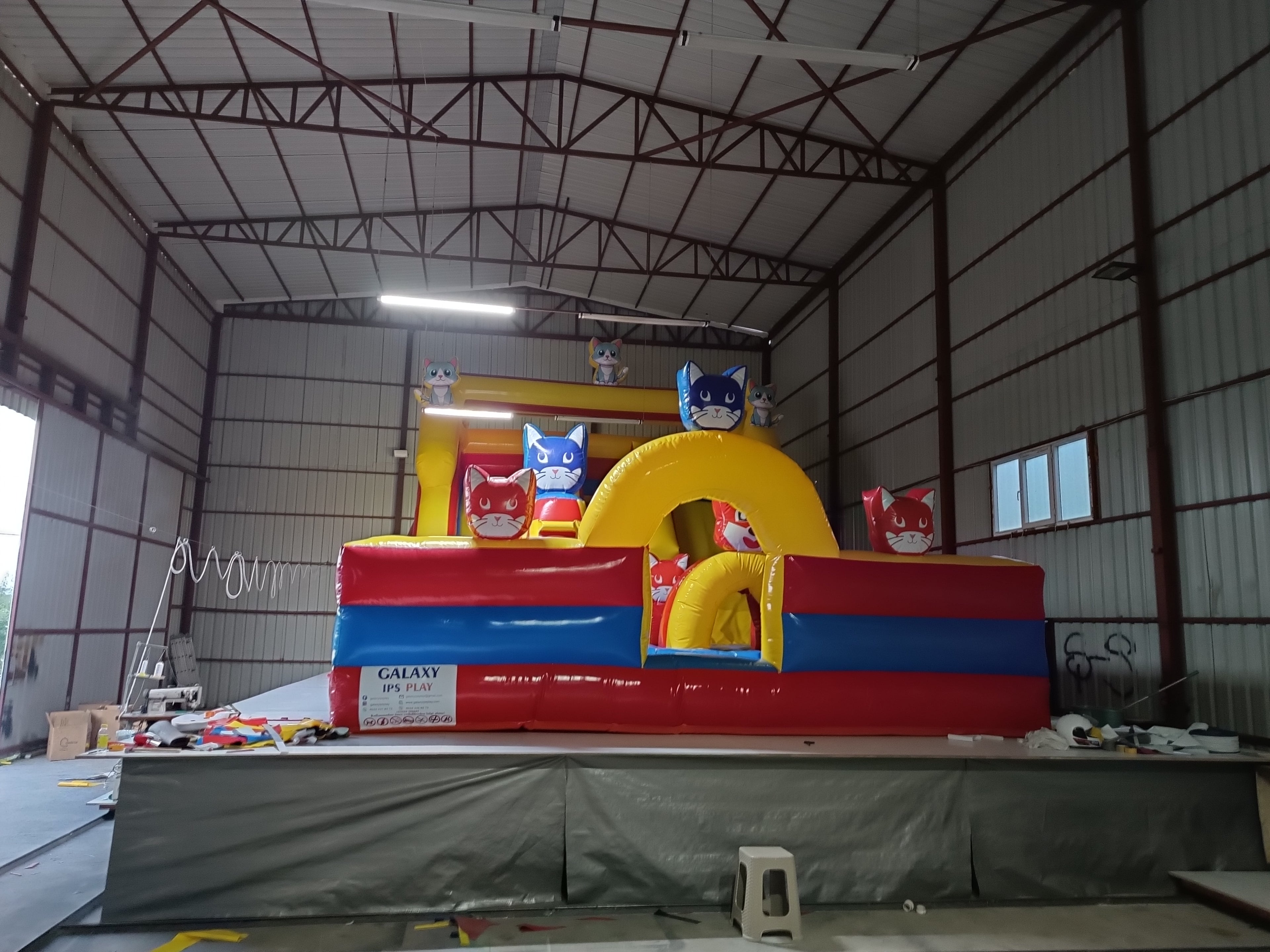 Kedi Temalı Şişme Kaydırak