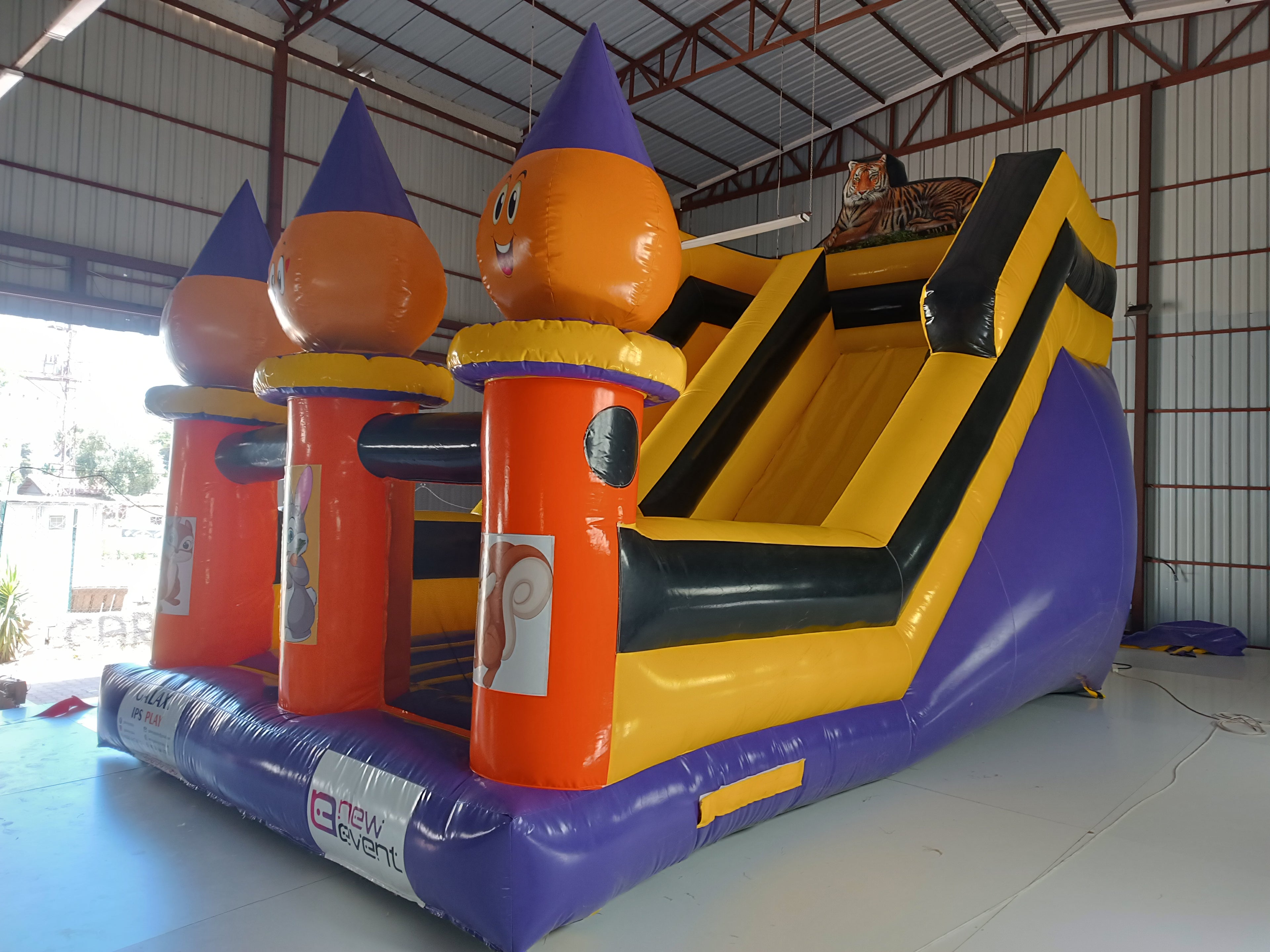 Kaplan Temalı Şişme Kaydırak