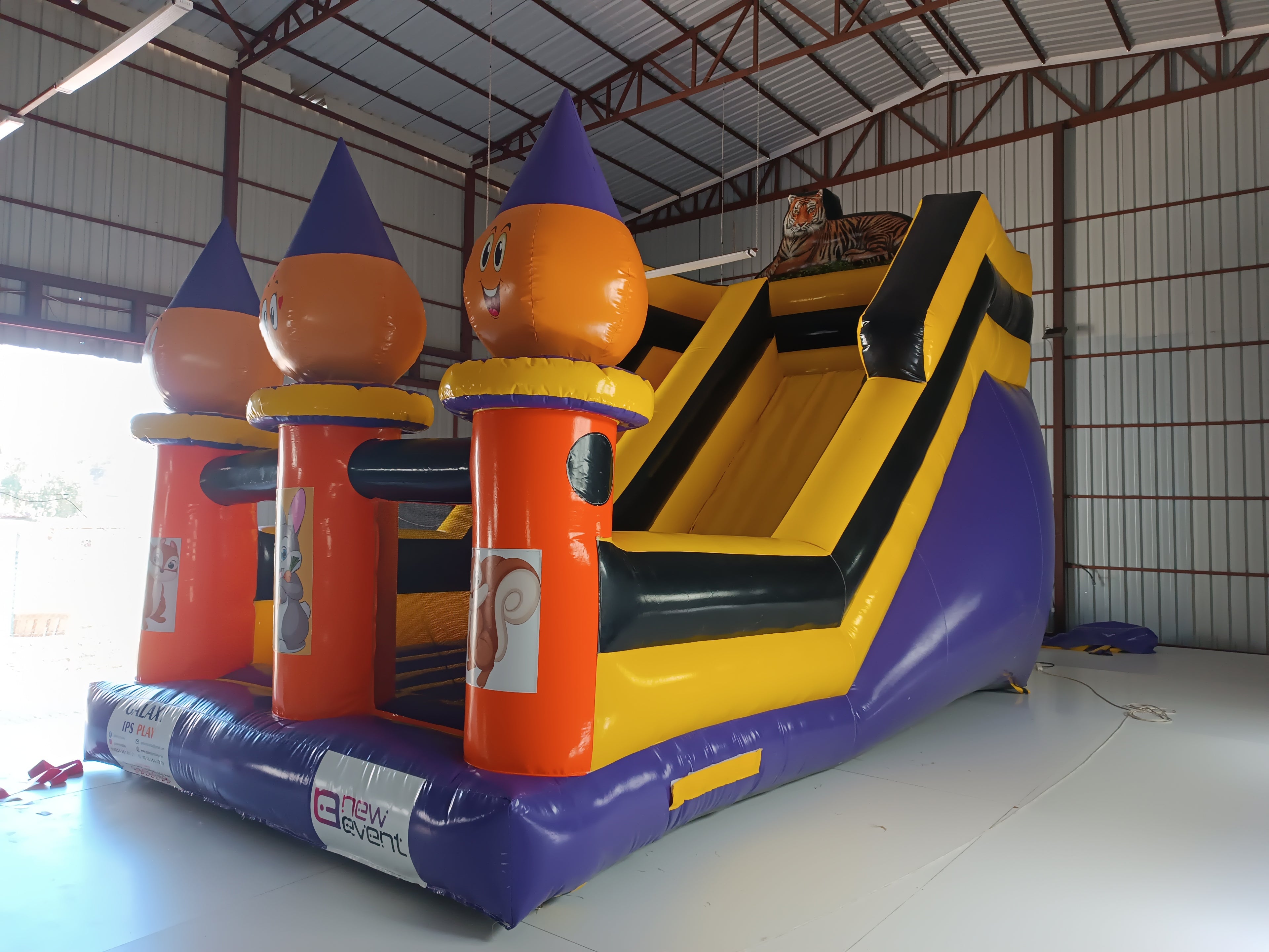 Kaplan Temalı Şişme Kaydırak