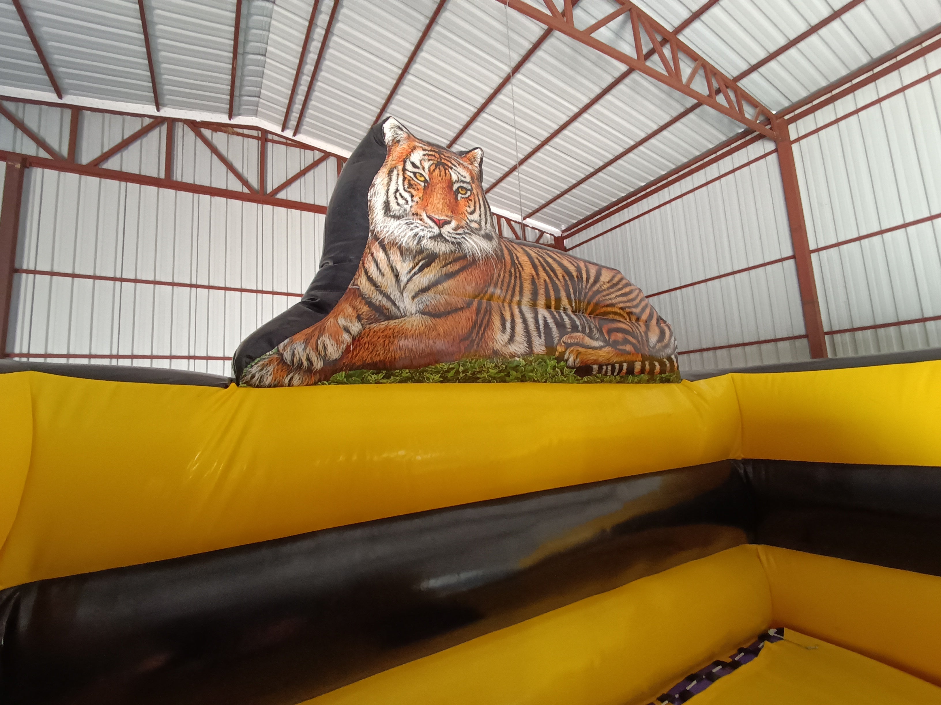 Kaplan Temalı Şişme Kaydırak