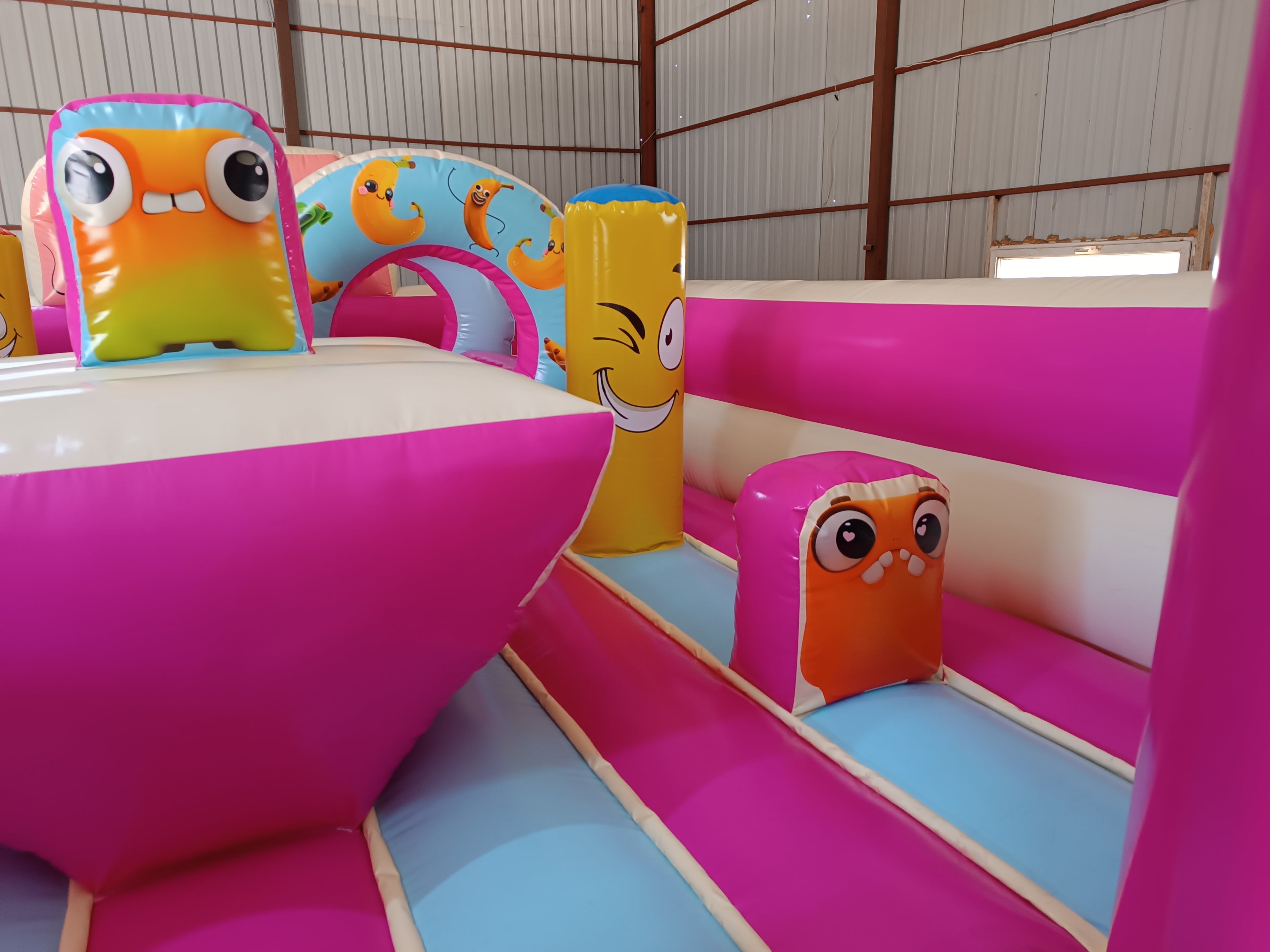 Mickey Mouse Temalı Şişme Oyun Parkı