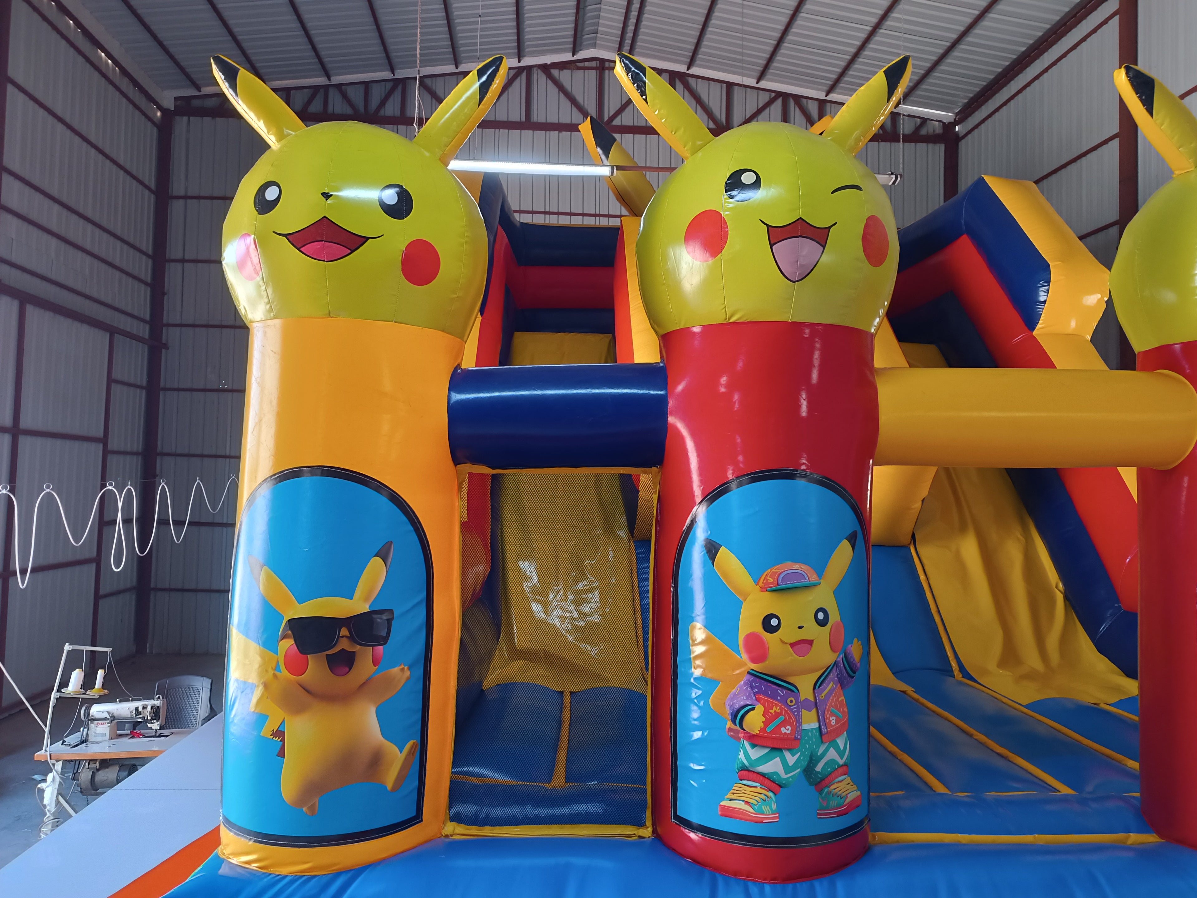 Pikachu Temalı Şişme Kaydırak