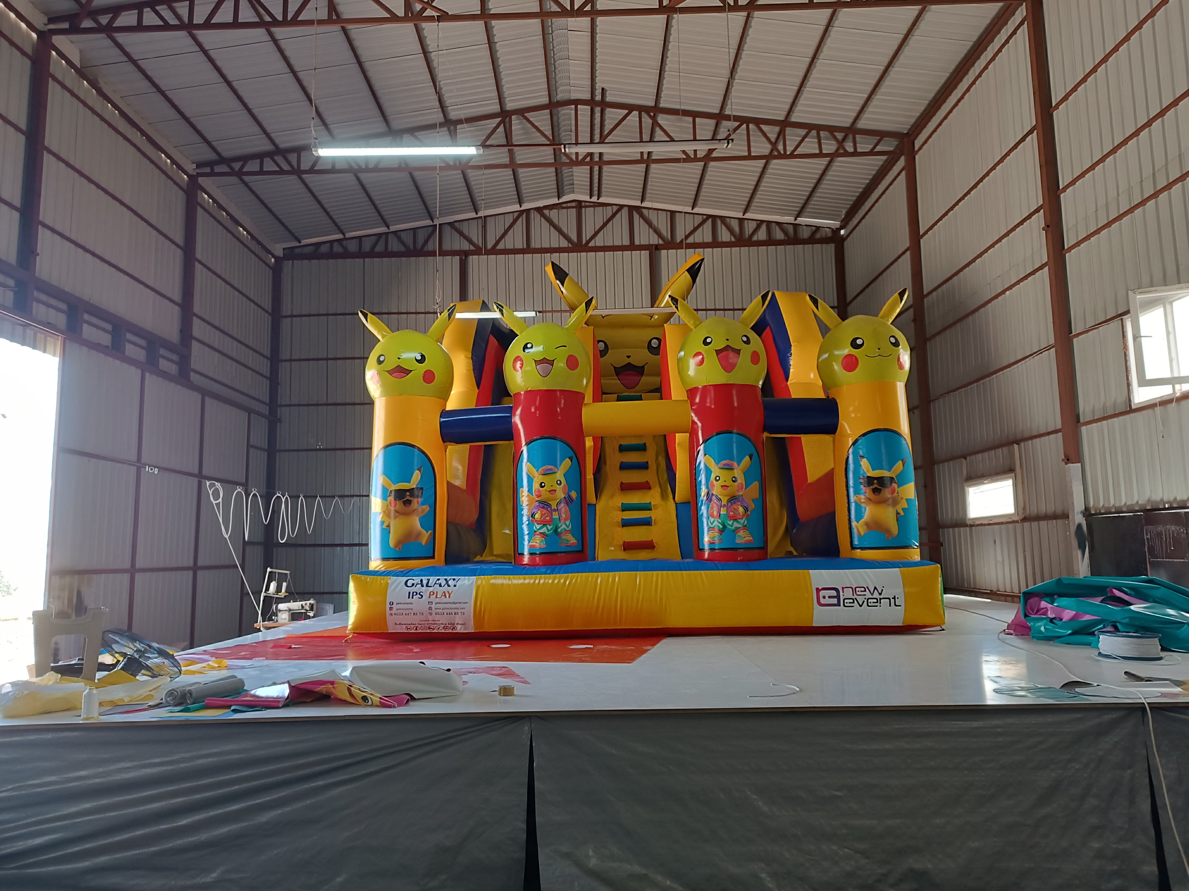 Pikachu Temalı Şişme Kaydırak