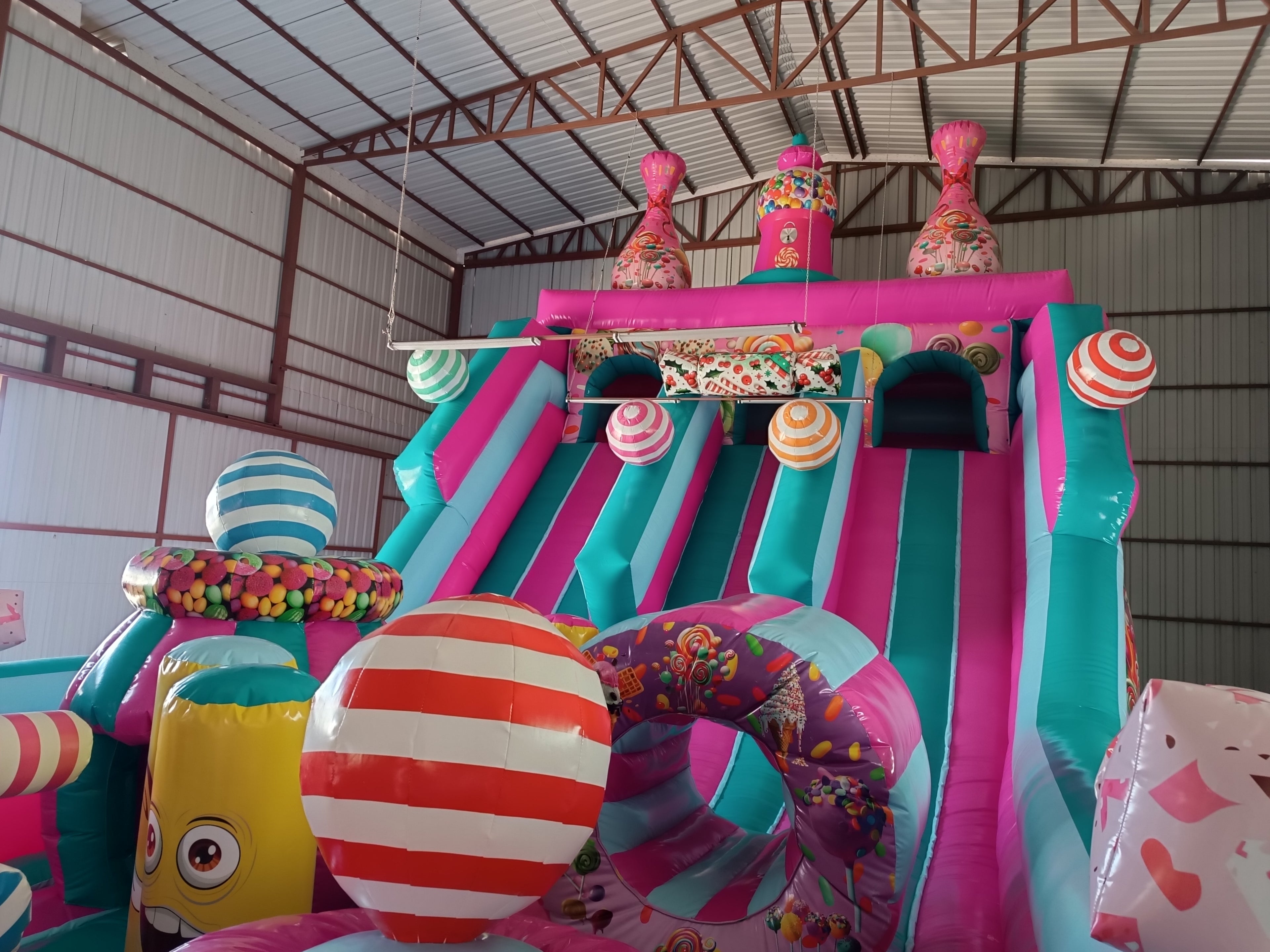 Şeker Temalı Şişme Kaydırak