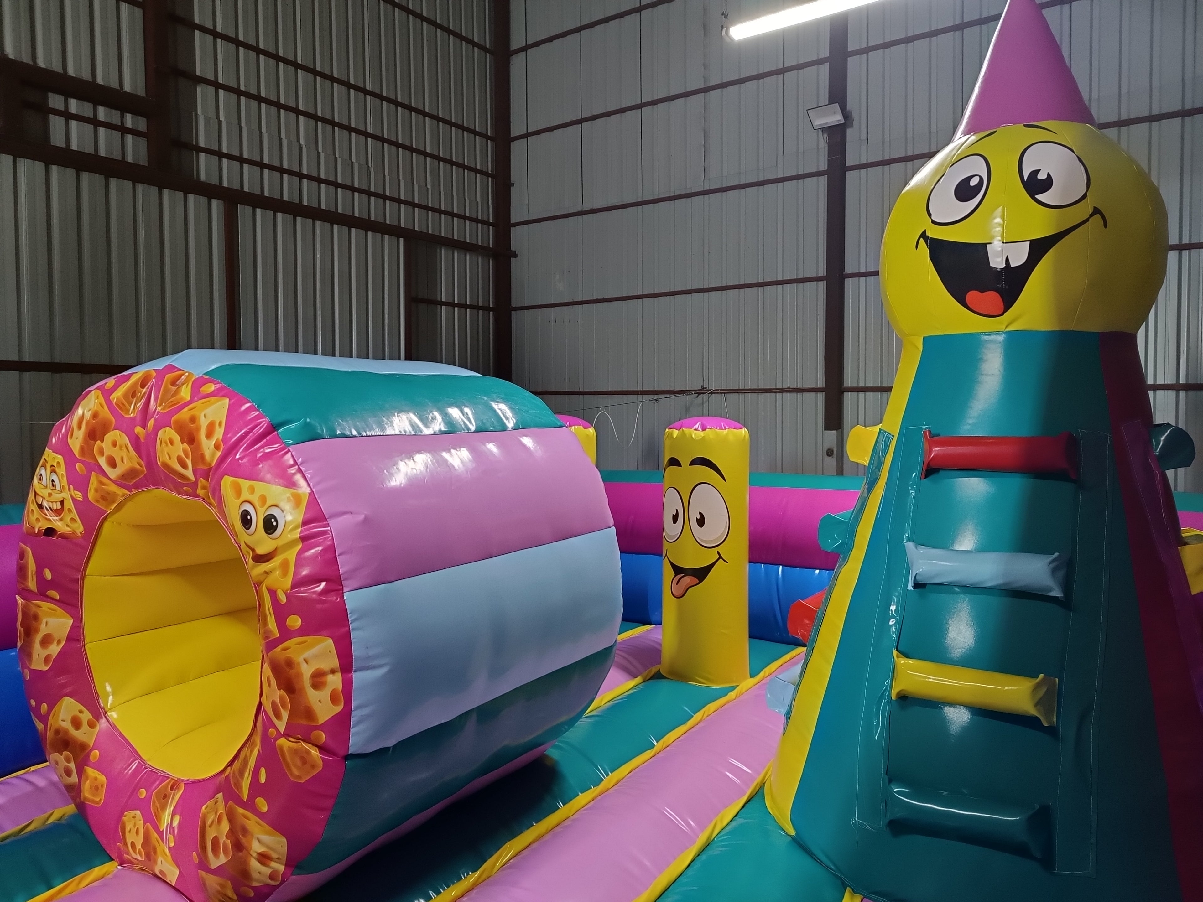 Smile Faces Şişme Oyun Parkı