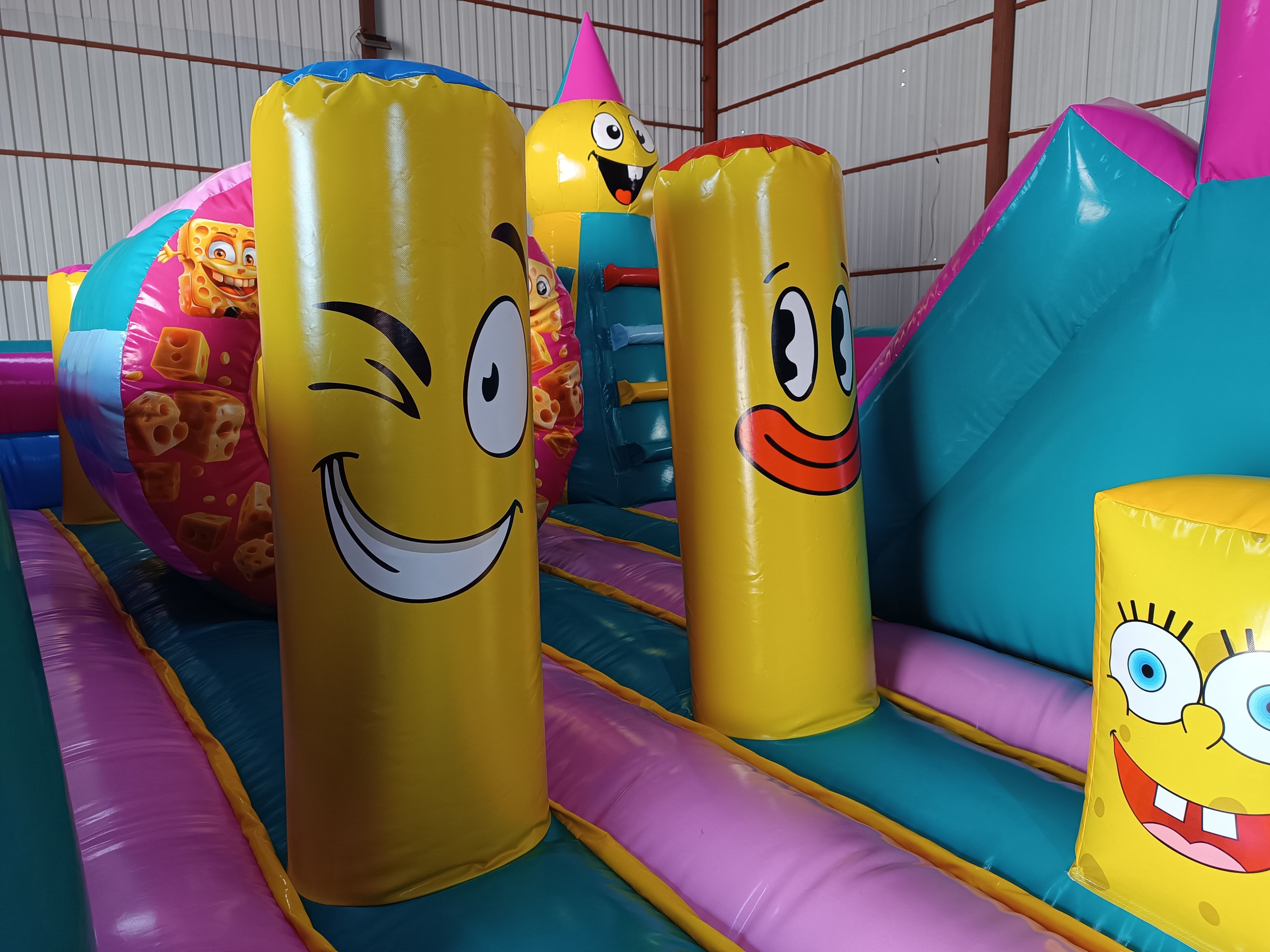 Smile Faces Şişme Oyun Parkı