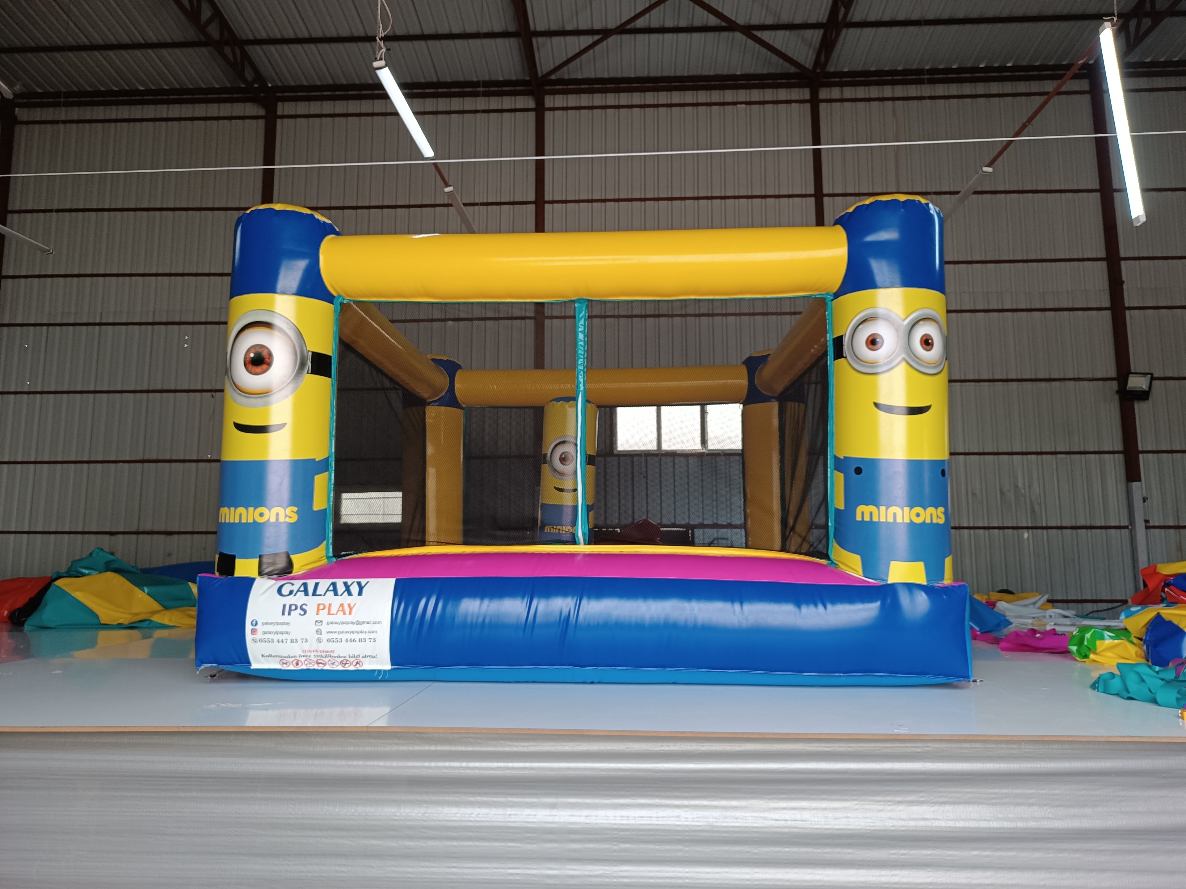 Minyon Temalı Şişme Zıpzıp