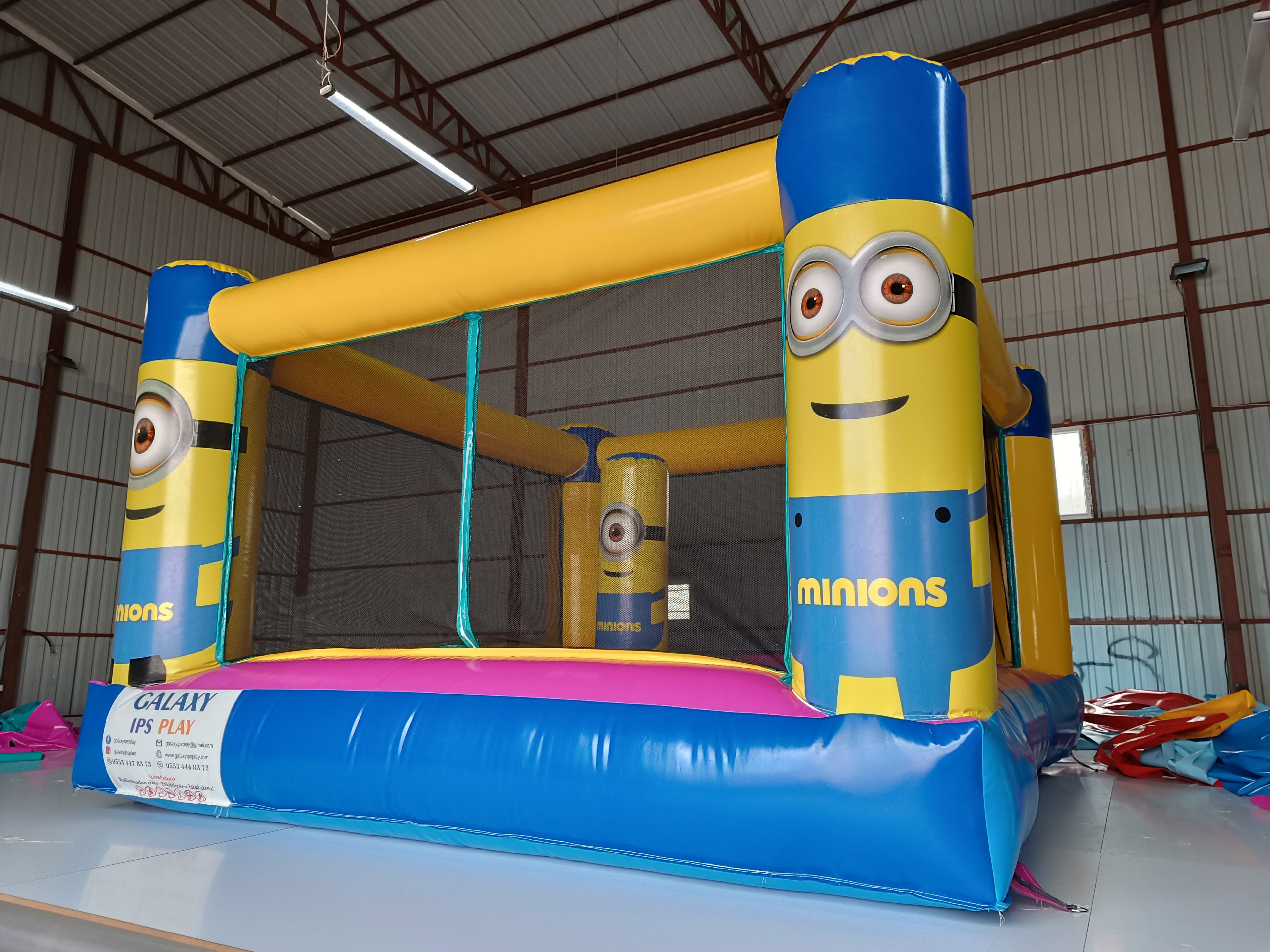 Minyon Temalı Şişme Zıpzıp