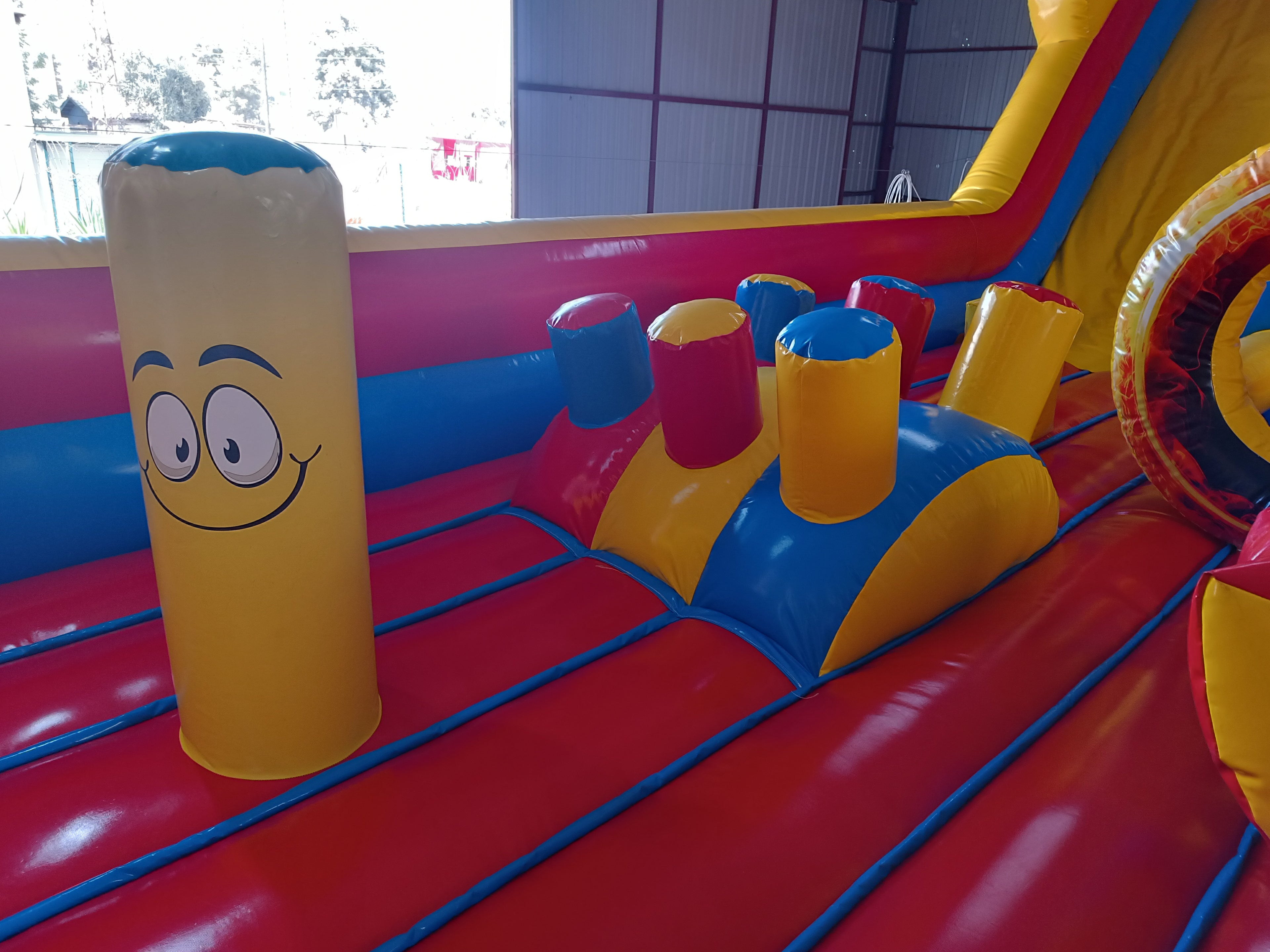 Karnaval Temalı Şişme Kaydırak