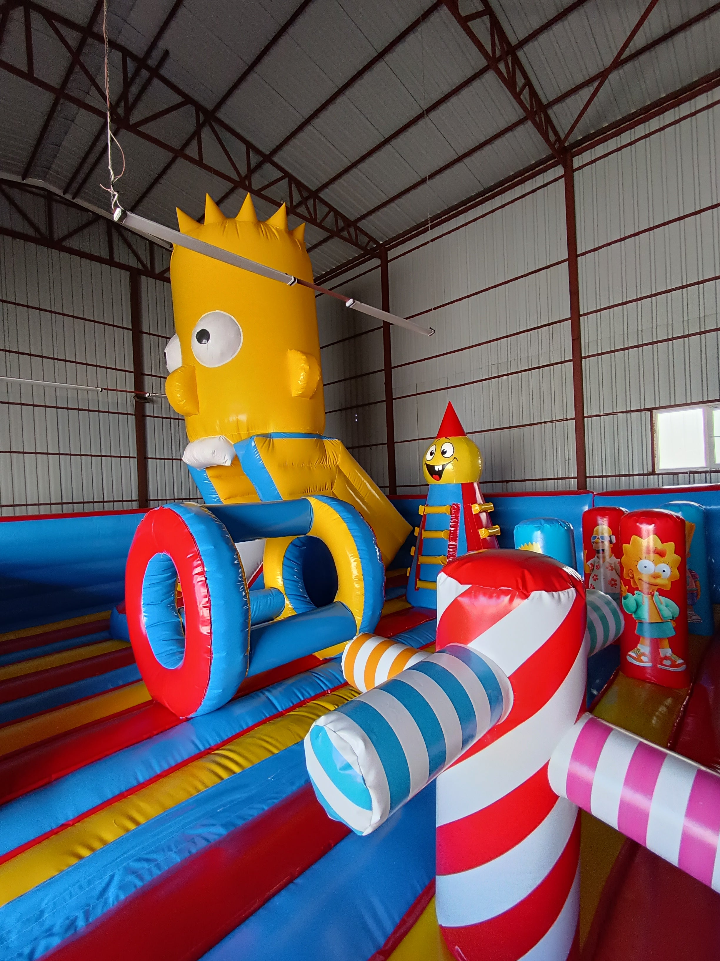 Simpson Temalı Kaydıraklı Şişme Oyun Parkı