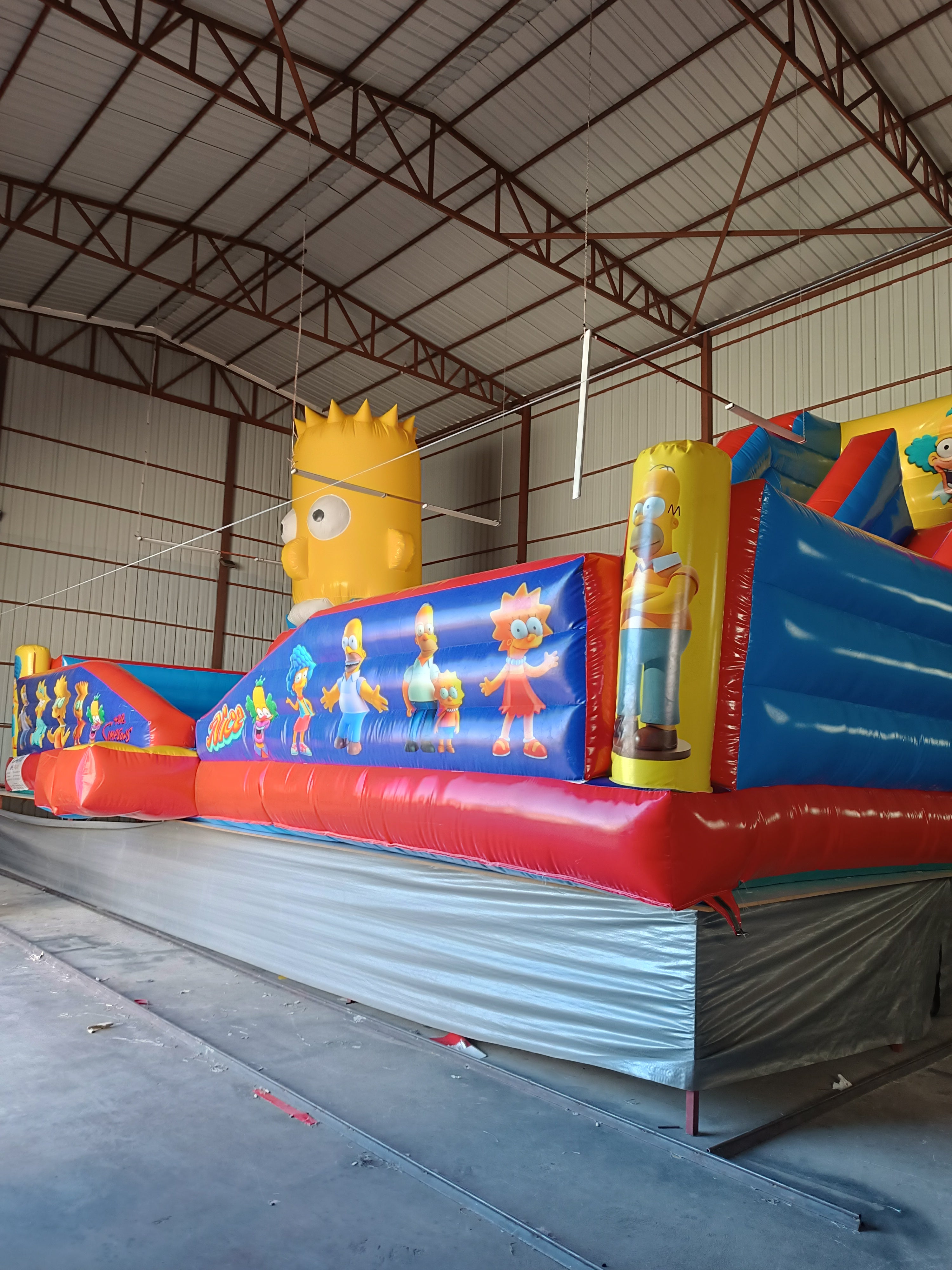 Simpson Temalı Kaydıraklı Şişme Oyun Parkı