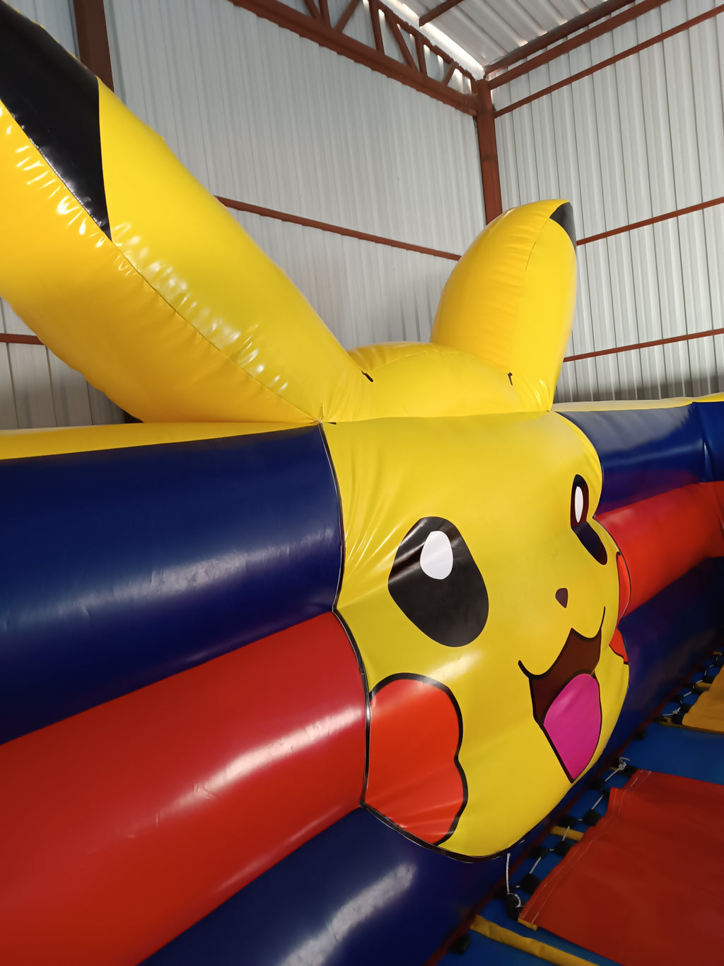 Pikachu Temalı Şişme Kaydırak