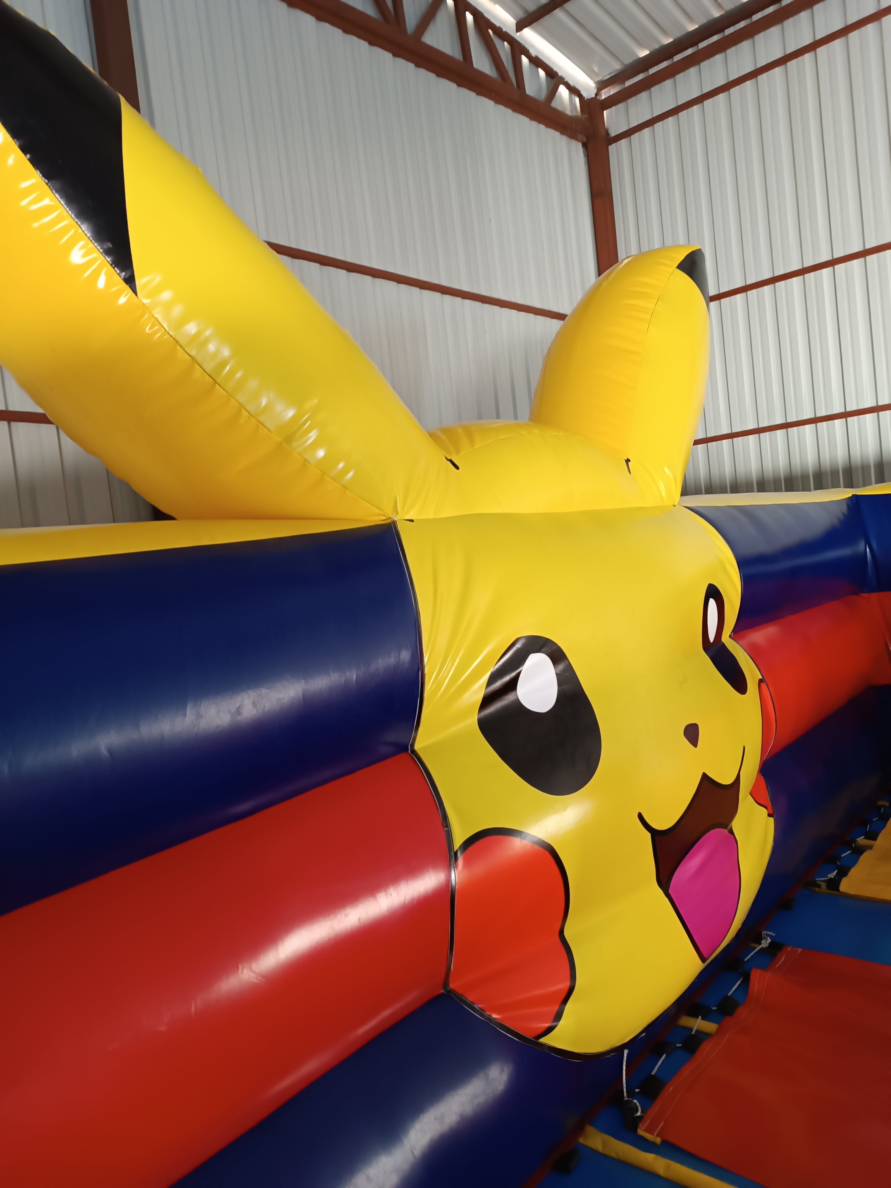 Pikachu Temalı Şişme Kaydırak