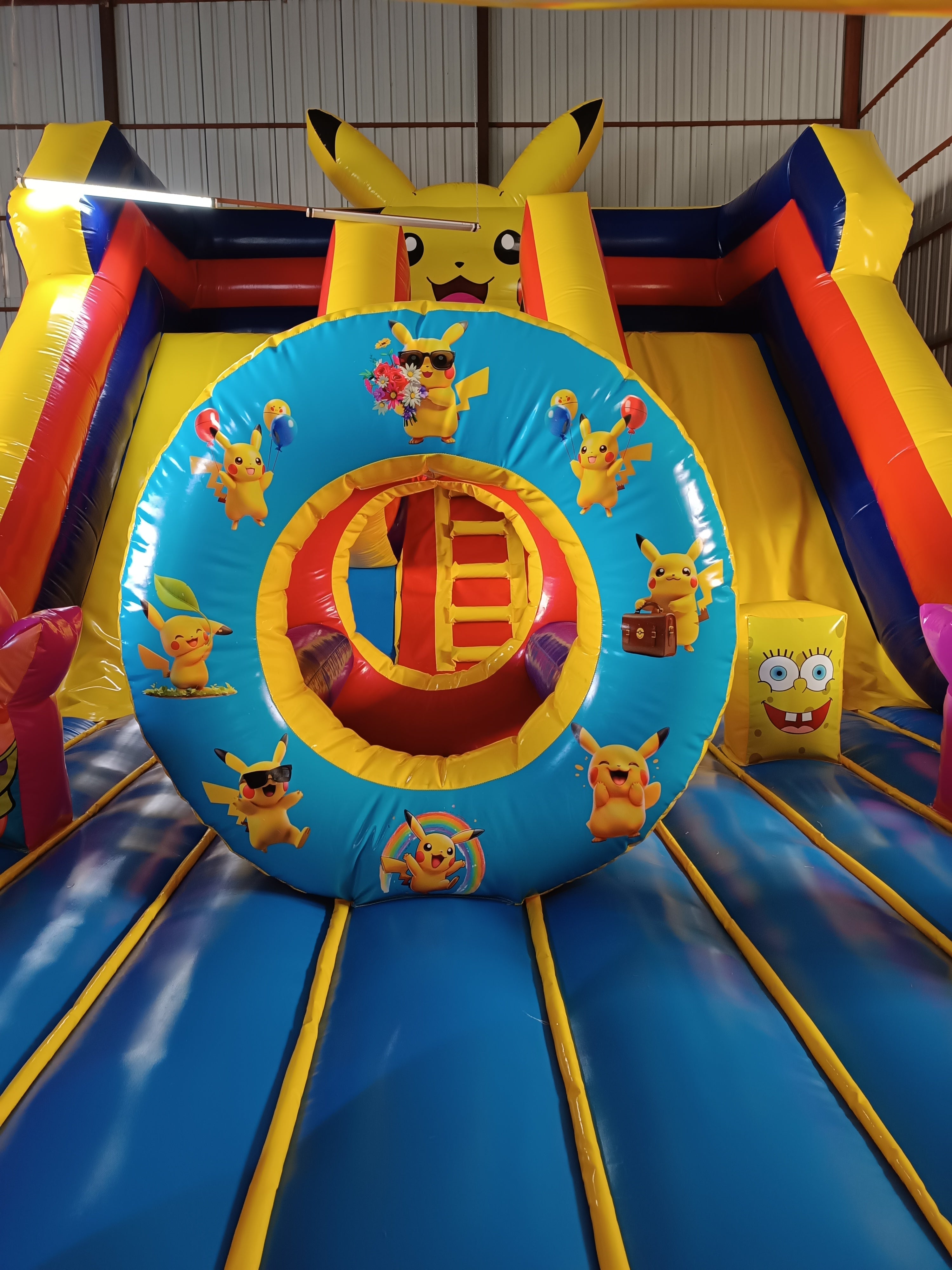 Pikachu Temalı Şişme Kaydırak