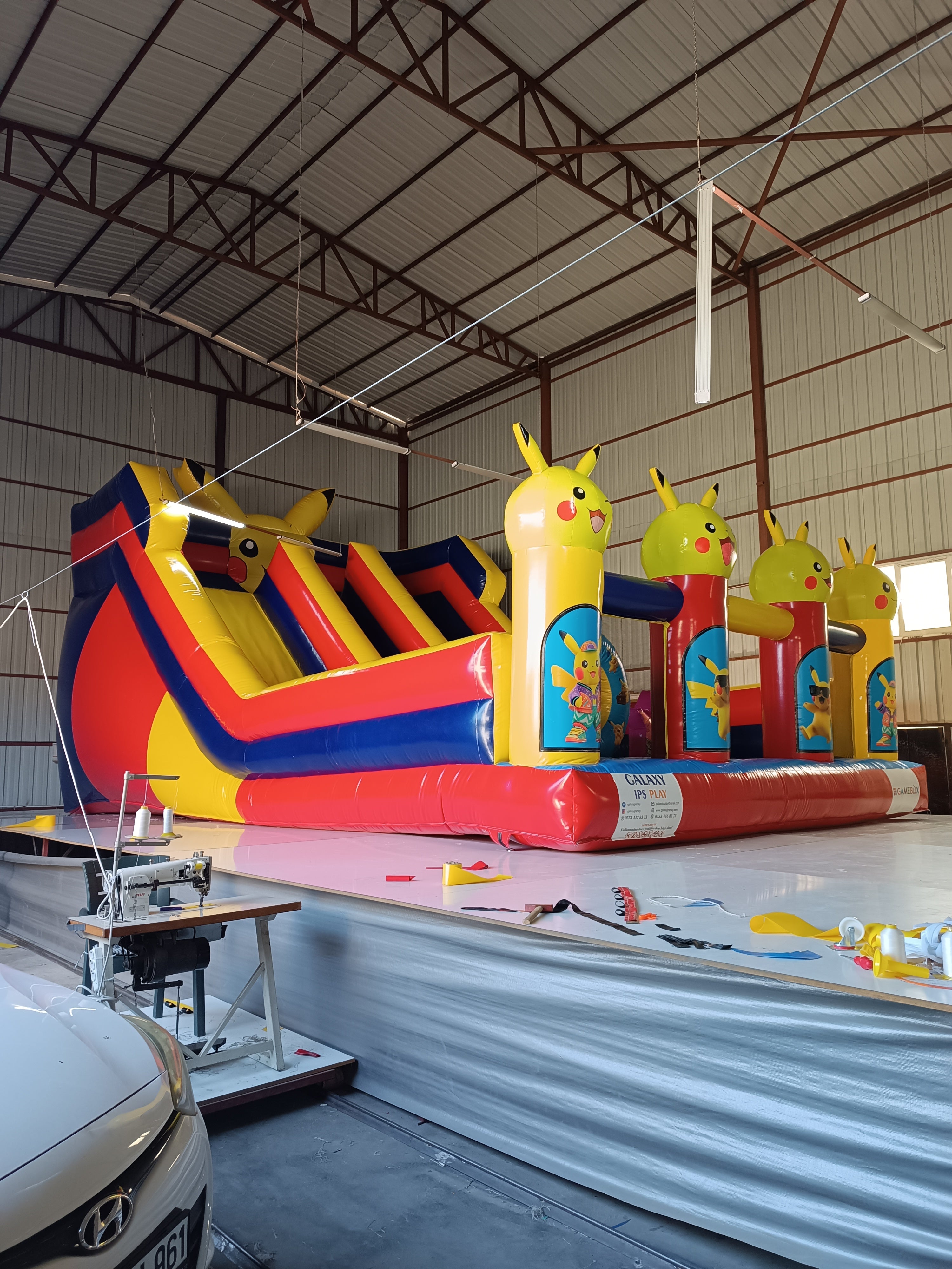 Pikachu Temalı Şişme Kaydırak