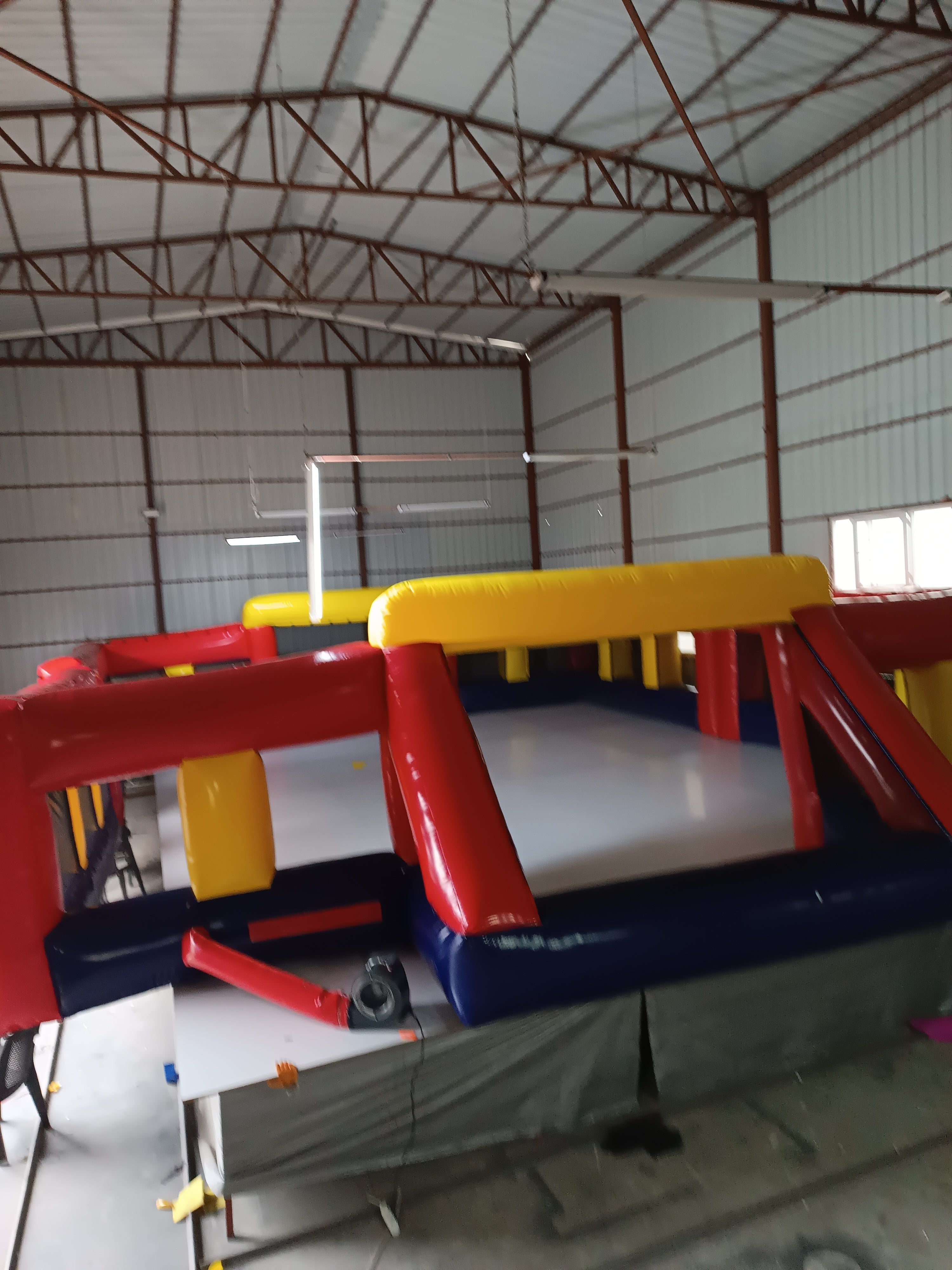 Şişme Futbol Sahası