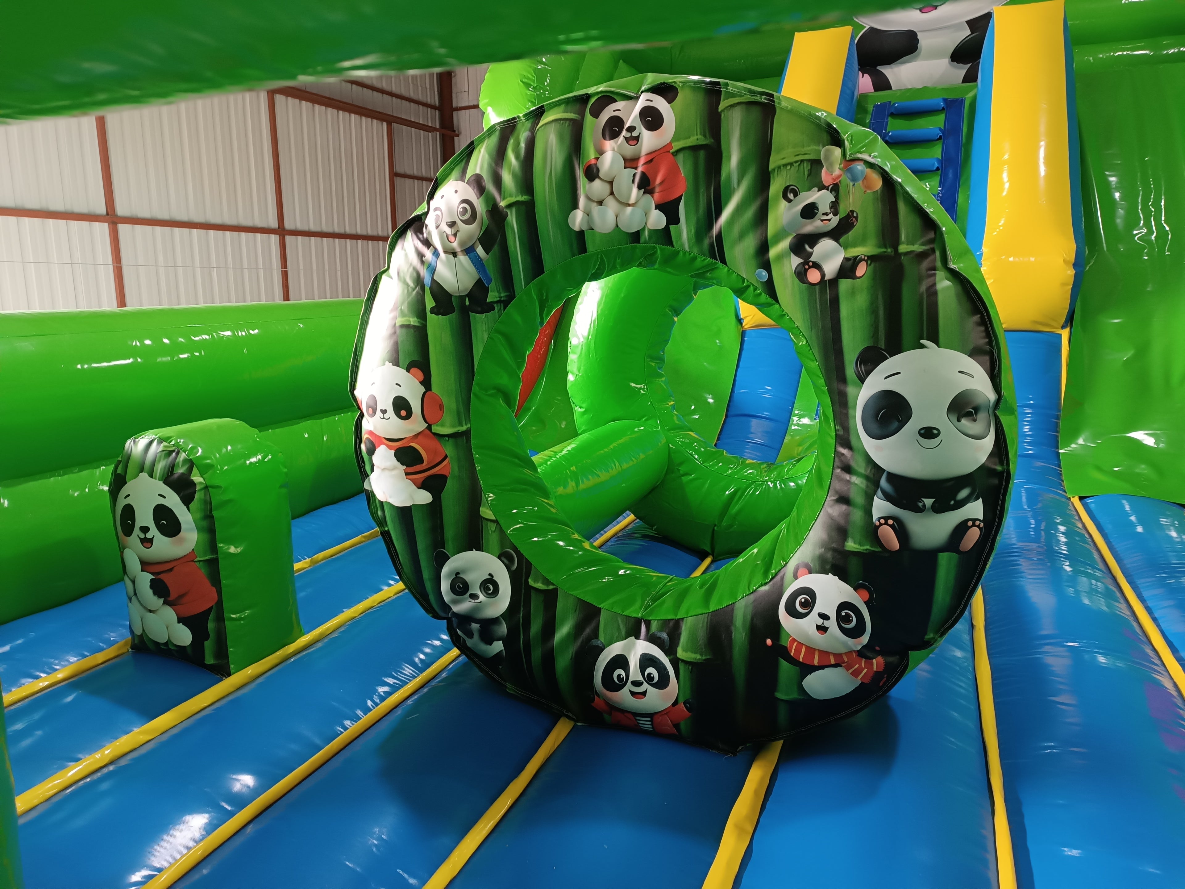 Panda Temalı Şişme Kaydırak
