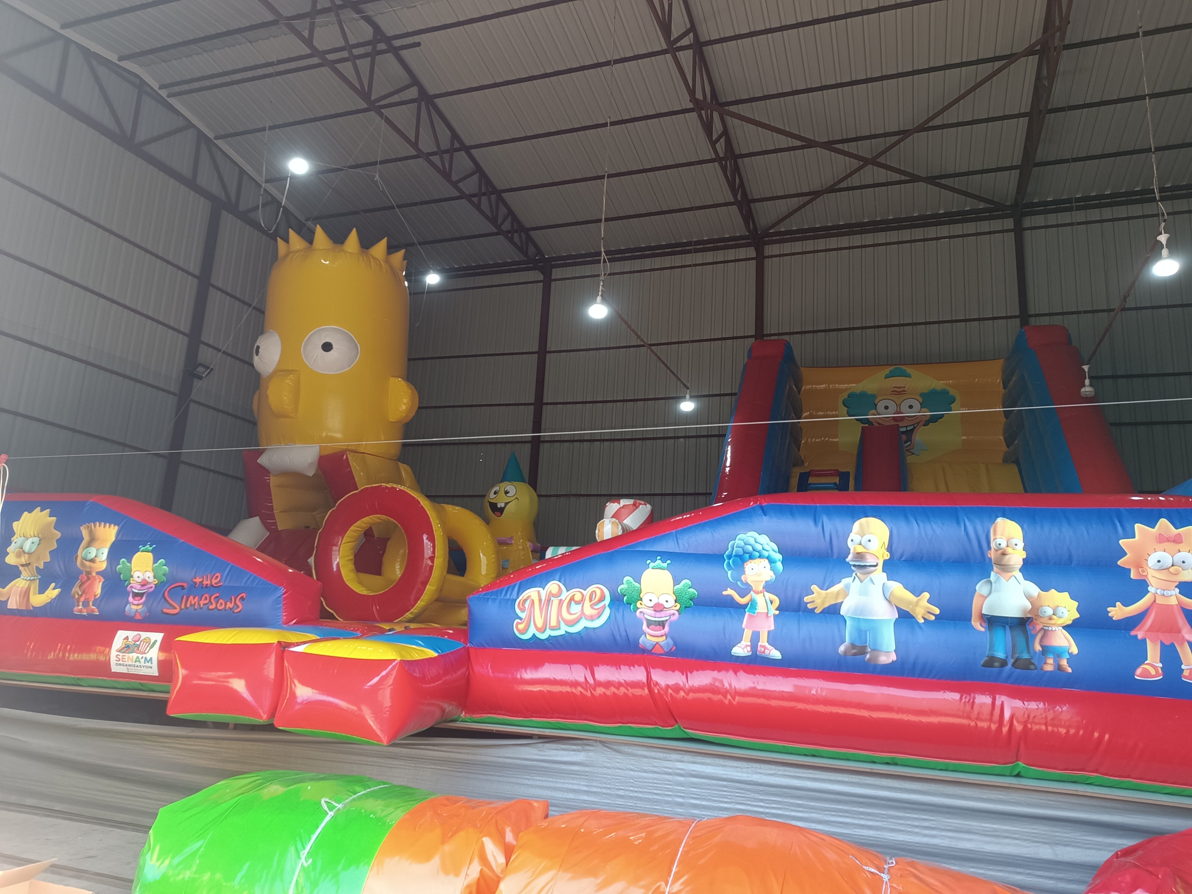 Simpson Temalı Şişme Oyun Parkı
