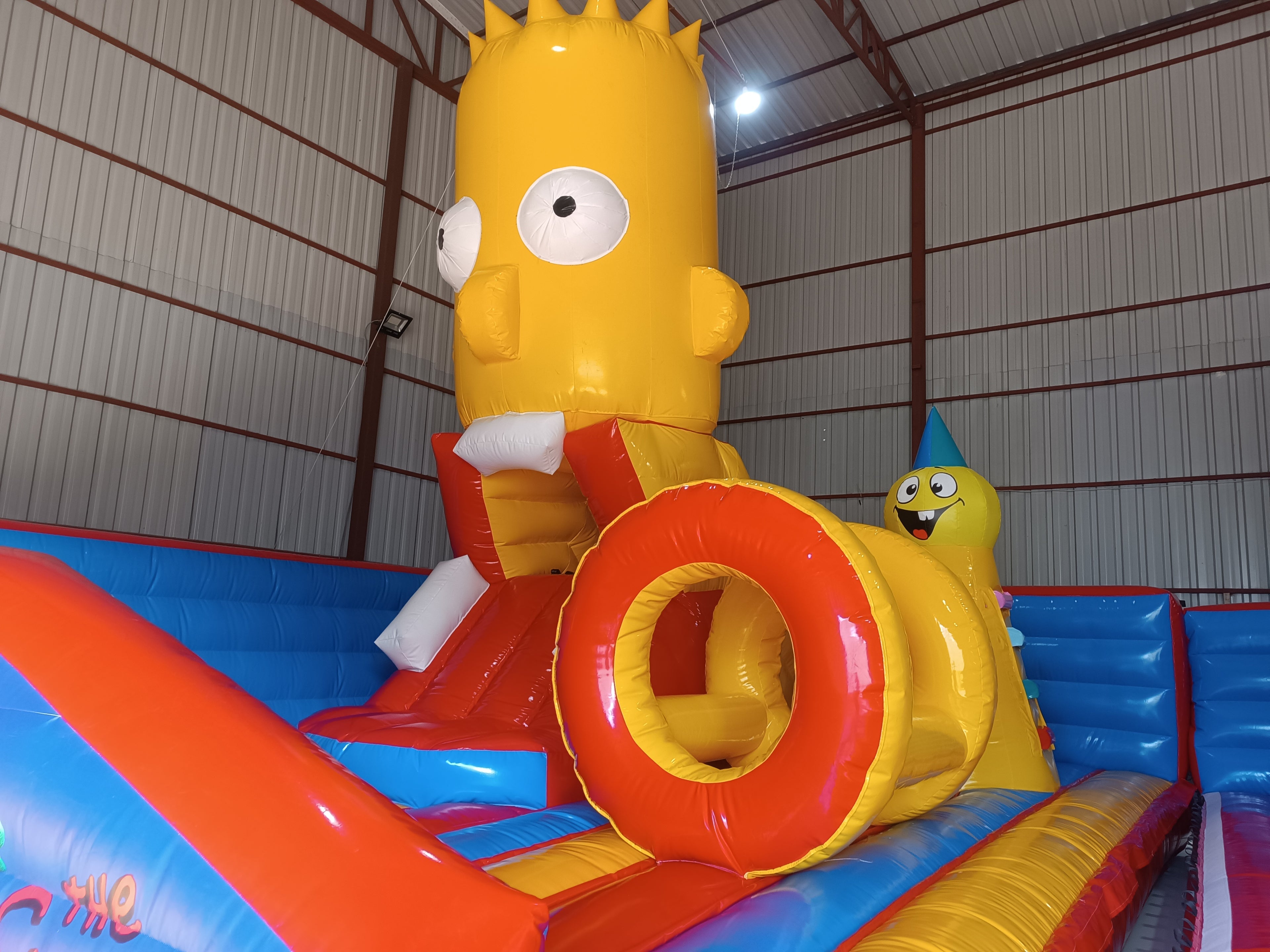 Simpson Temalı Şişme Oyun Parkı