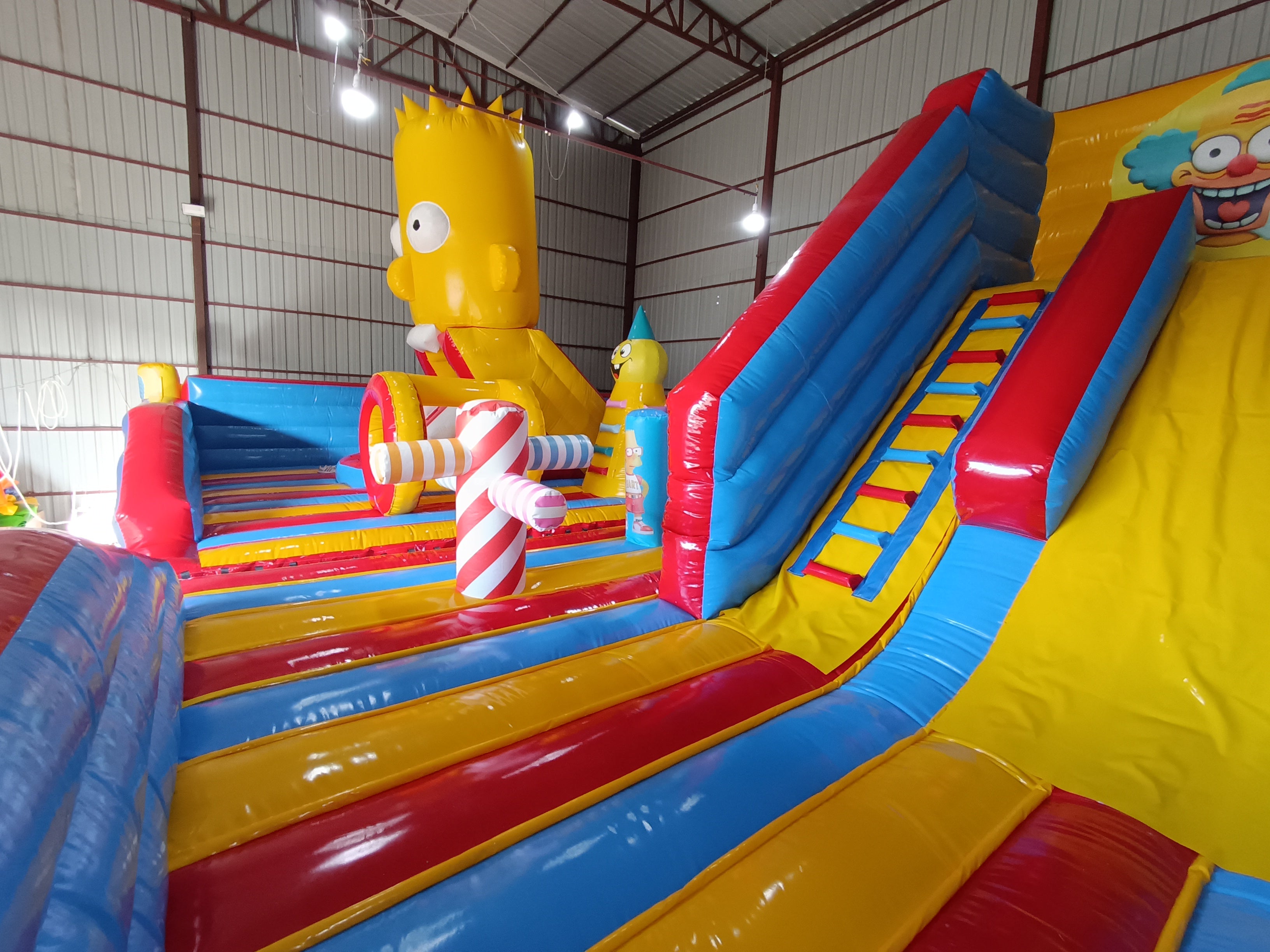 Simpson Temalı Şişme Oyun Parkı