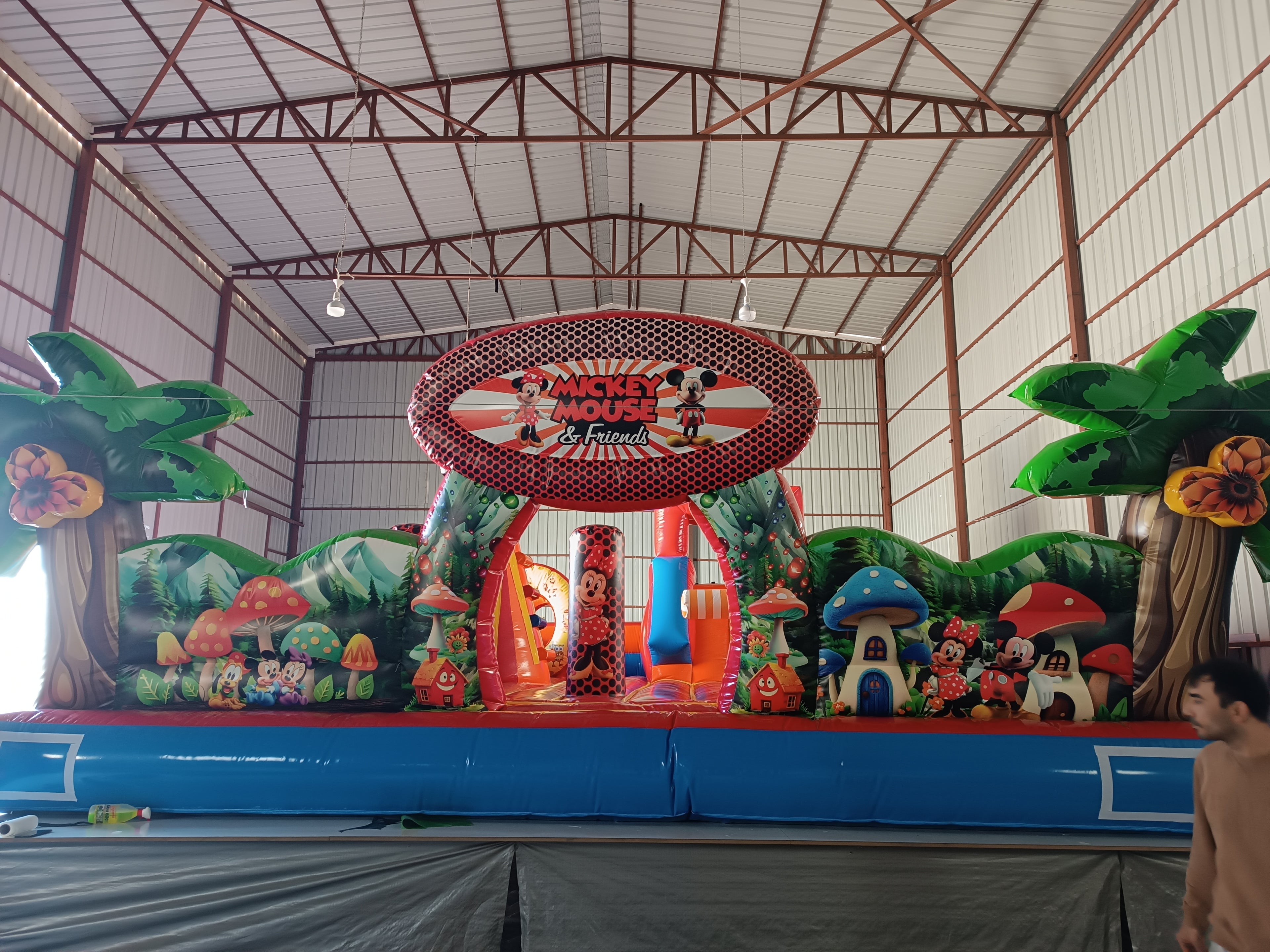 Mickey Mouse Temalı Şişme Oyun Parkı
