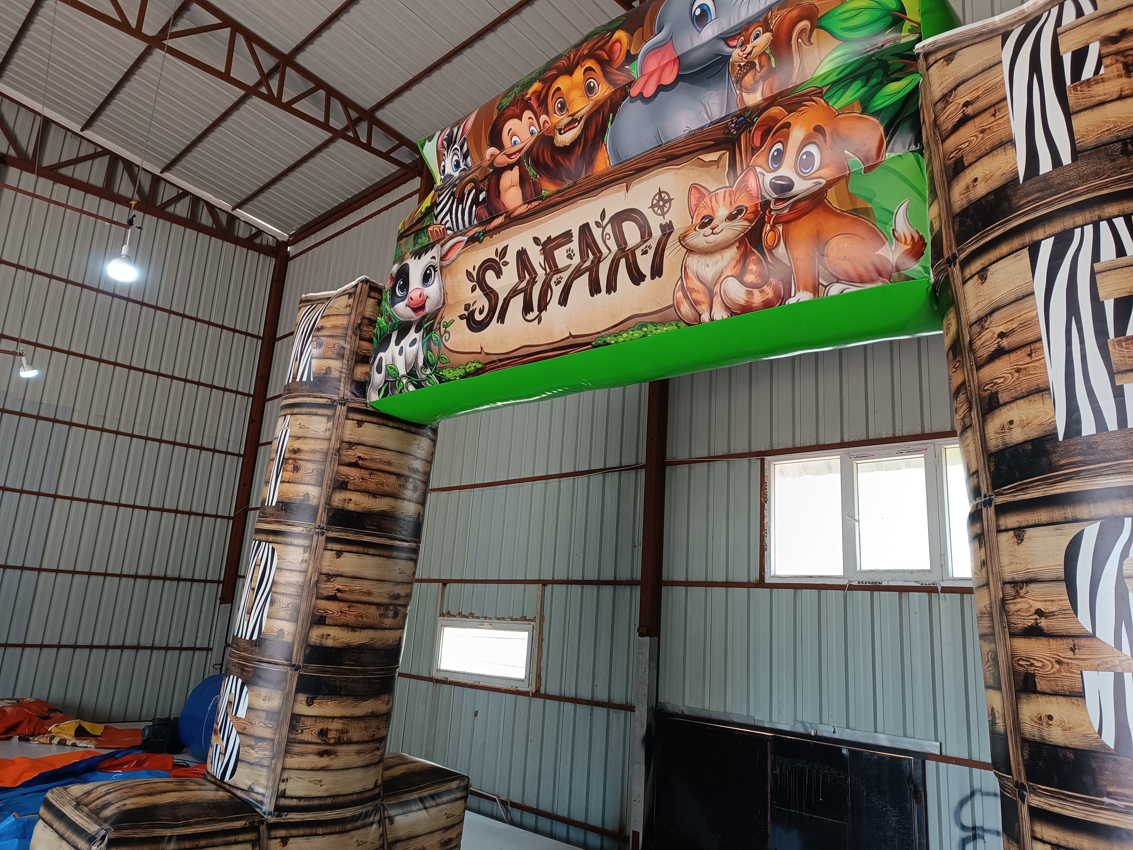 Safari Temalı Şişme Giriş Takı