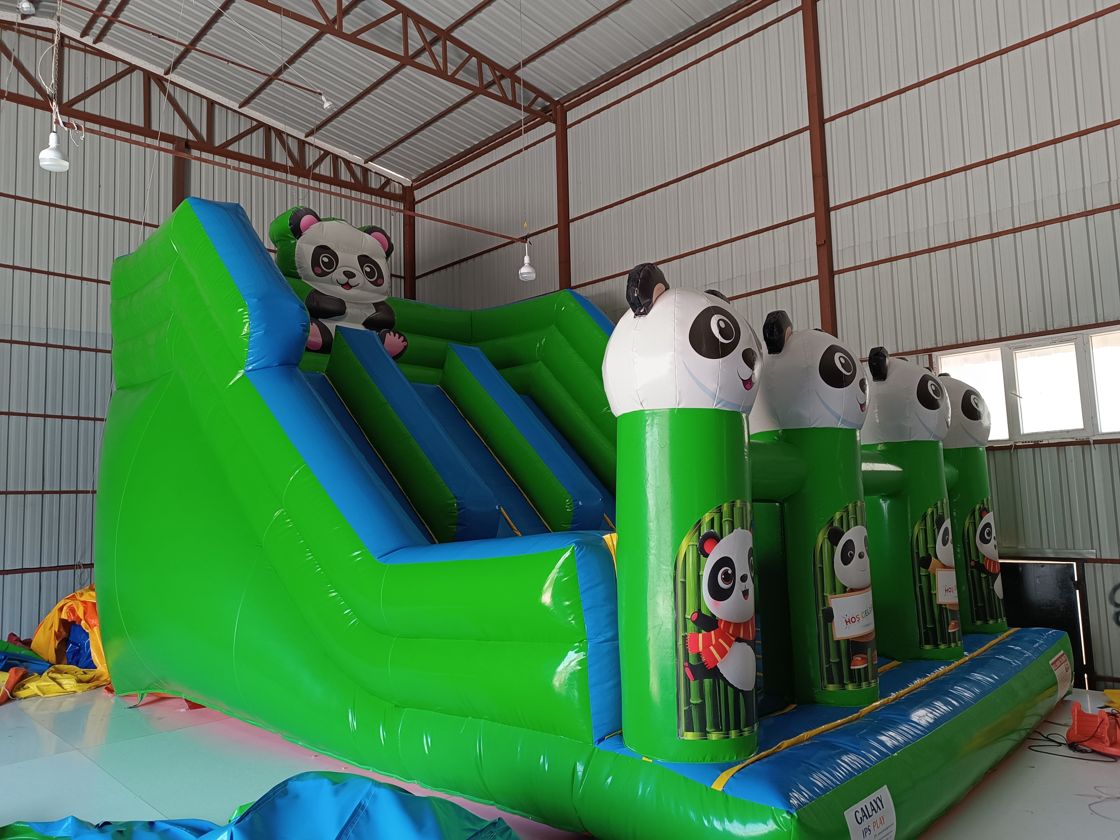 Panda Temalı Şişme Kaydırak