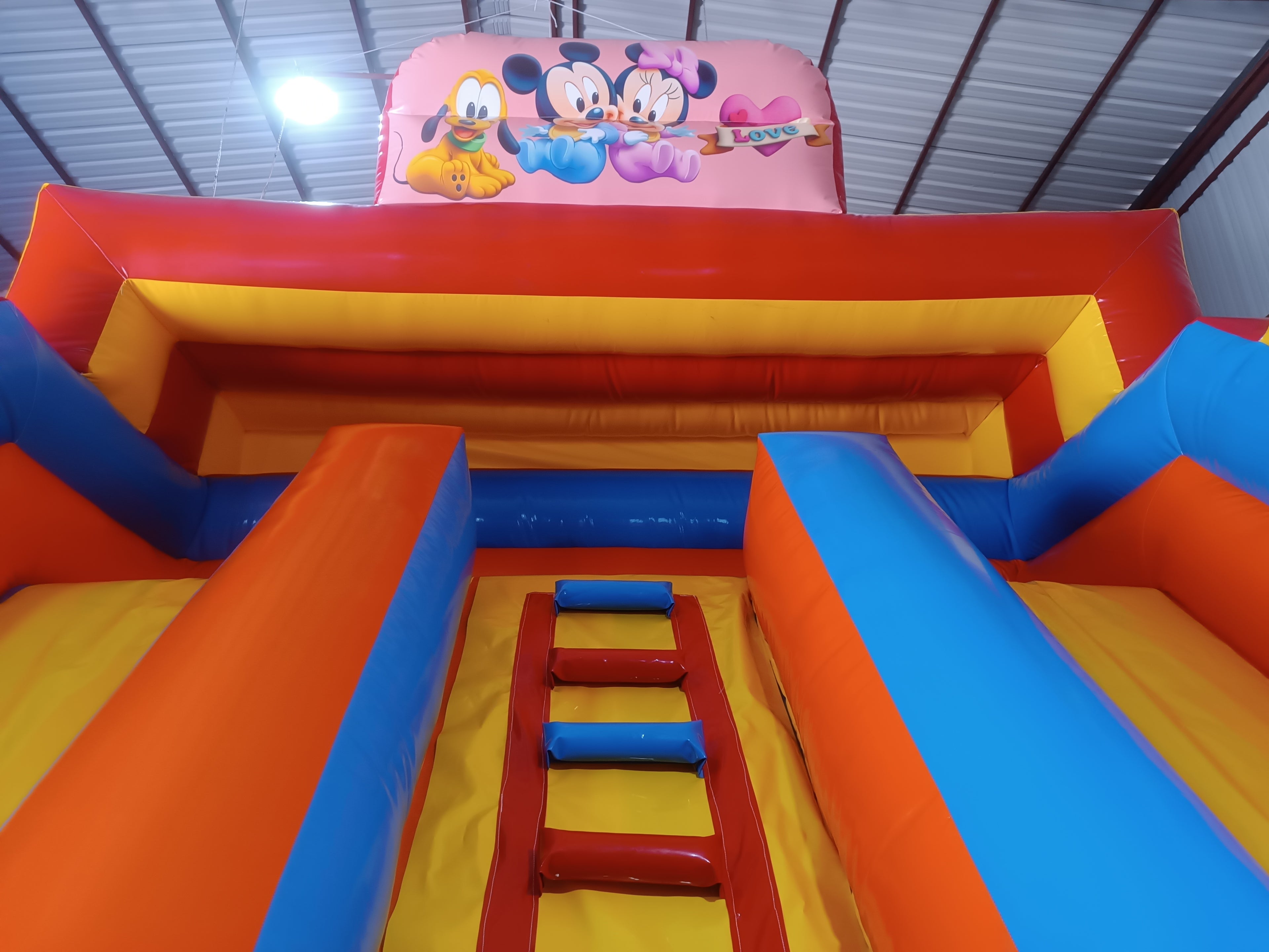 Mickey Mouse Temalı Şişme Kaydırak