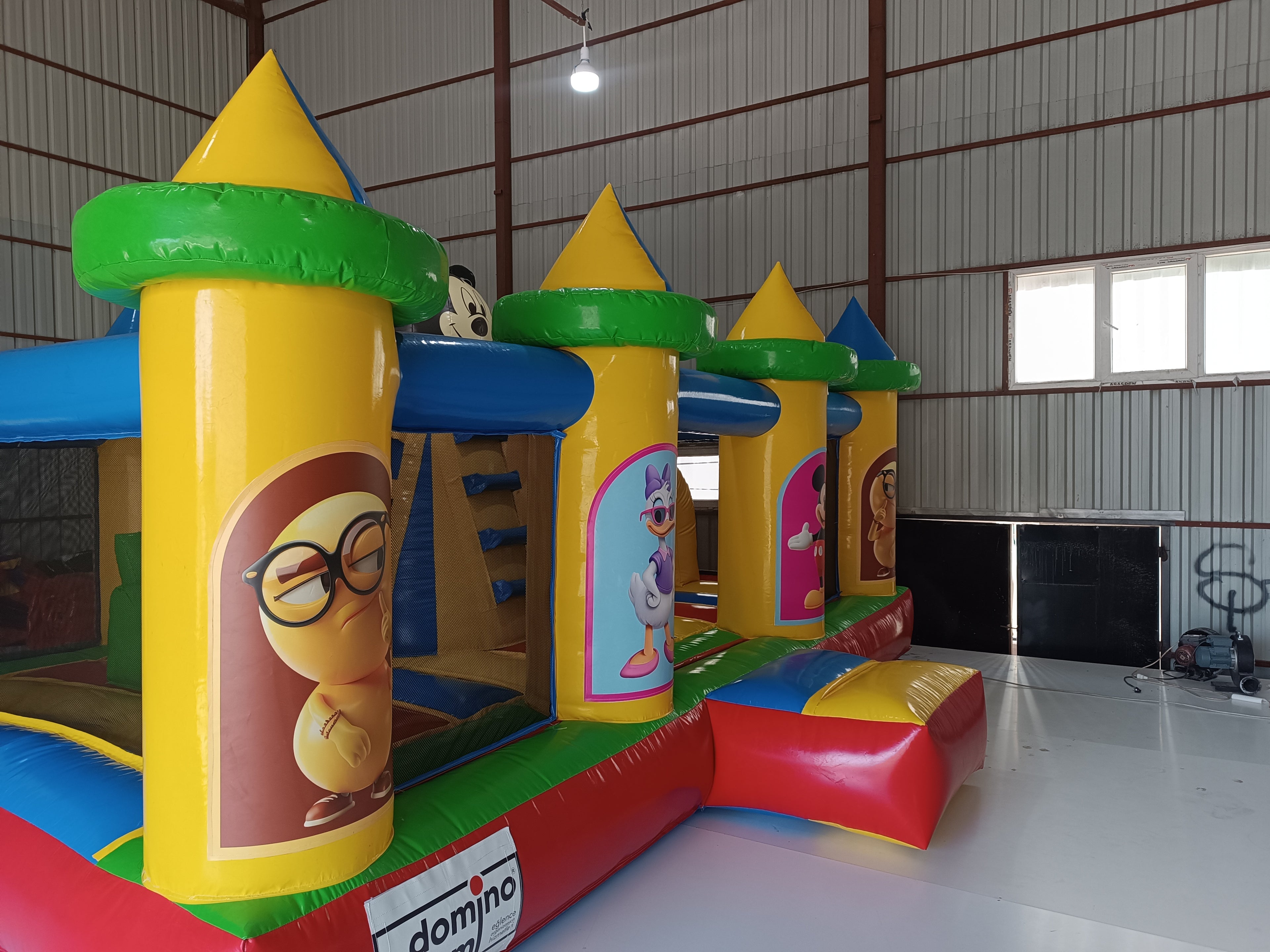 Mickey Mouse Temalı Şişme Oyun Parkı