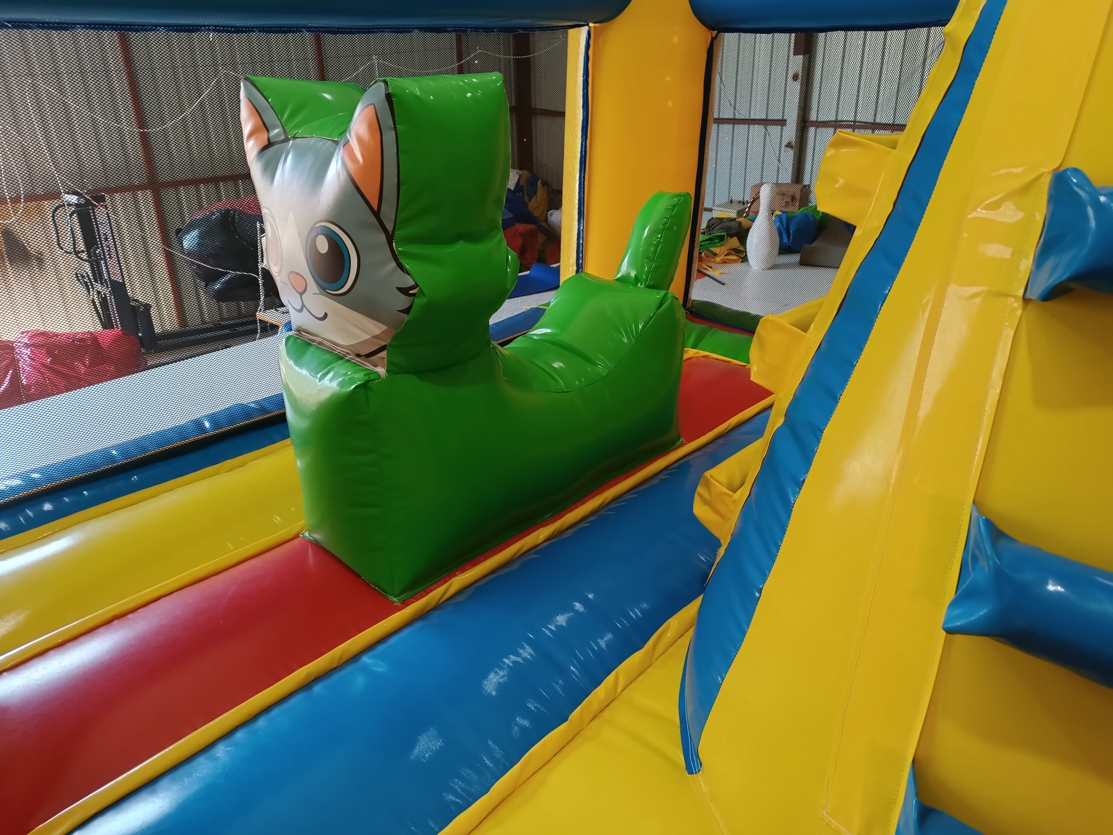 Mickey Mouse Temalı Şişme Oyun Parkı